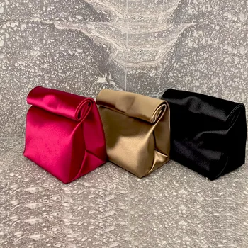 

High Sense of Luxury Quality Ladies Bag 2020 New Solid Color Satin Curled Clutch Bag Cute Small Clutch Designer Bag Channels GG