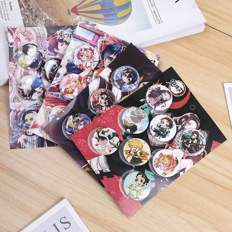 8 unids/set Anime demonio Cazavampiros: Kimetsu No Yaiba insignia de Cosplay Kawaii dibujos animados recoger mochilas bolsas de broche de botón regalo