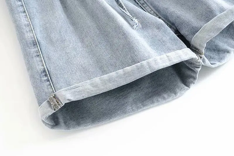 Fashion Woman Qichen 55-5602 European and American fashion belt high-waist Jeans Shorts