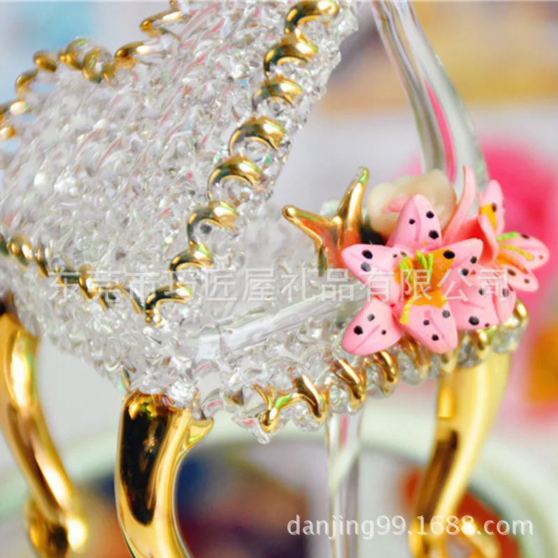 Free shipping A skillful craftsman house drawing glass piano rotating music box 21035 girls birthday present