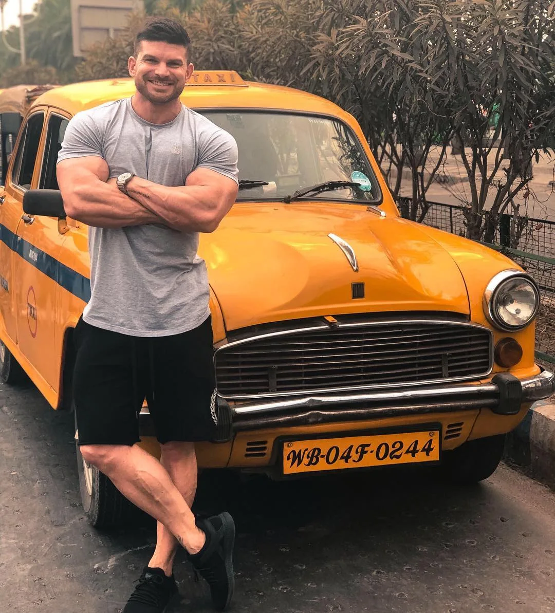Muscle Dr. Европа и Америка братья рекламируют мужчин t Стиль Спорт Фитнес с коротким рукавом мужчин Slim Fit вырез лодочкой все-Хлопок T-s