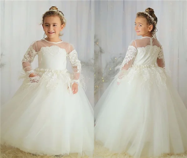 Ivoor Wit Tulle Lange Mouwen Bloem Meisje Jurk Voor Bruiloft Sheer Hals Lace Feather Kids Eerste Communie Jurk Party Gown Ivoor Wit Tulle Lange Mouwen Bloem Meisje Jurk Voor Bruiloft Sheer Hals Lace Feather Kids Eerste Communie Jurk Party Gown