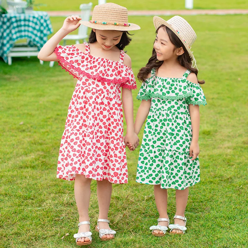 Платья с цветочным принтом и оборками для девочек; праздничные платья до середины икры с открытыми плечами; Детская летняя одежда; коллекция года; детское праздничное платье