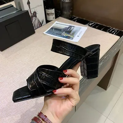 Коричневый New Fashion Luxury Sandals Women Designers Genuine Leather Slip-On Hoof Heels Super High(8cm-up) Women Sandals - Цвет: Коричневый