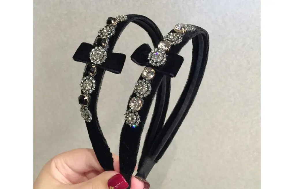 women Simple hairbands suede retro four-petal flower water drill bit hoop Czech rhinestone temperament gold velvet headbands