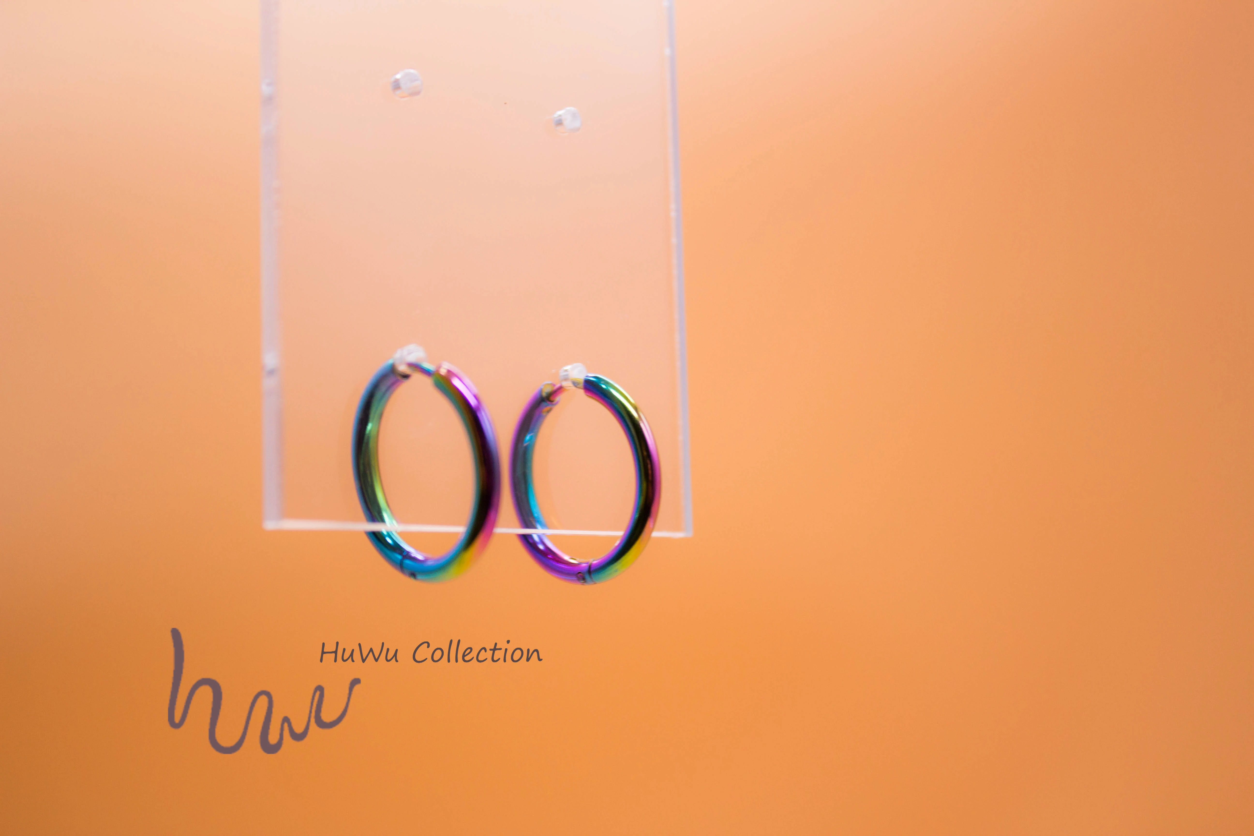 Серьги HuWu Gradient Ear Hoop and Huggies в упаковке из 5 простых сережек для всех мужчин и женщин с новейшим ослепительным цветом