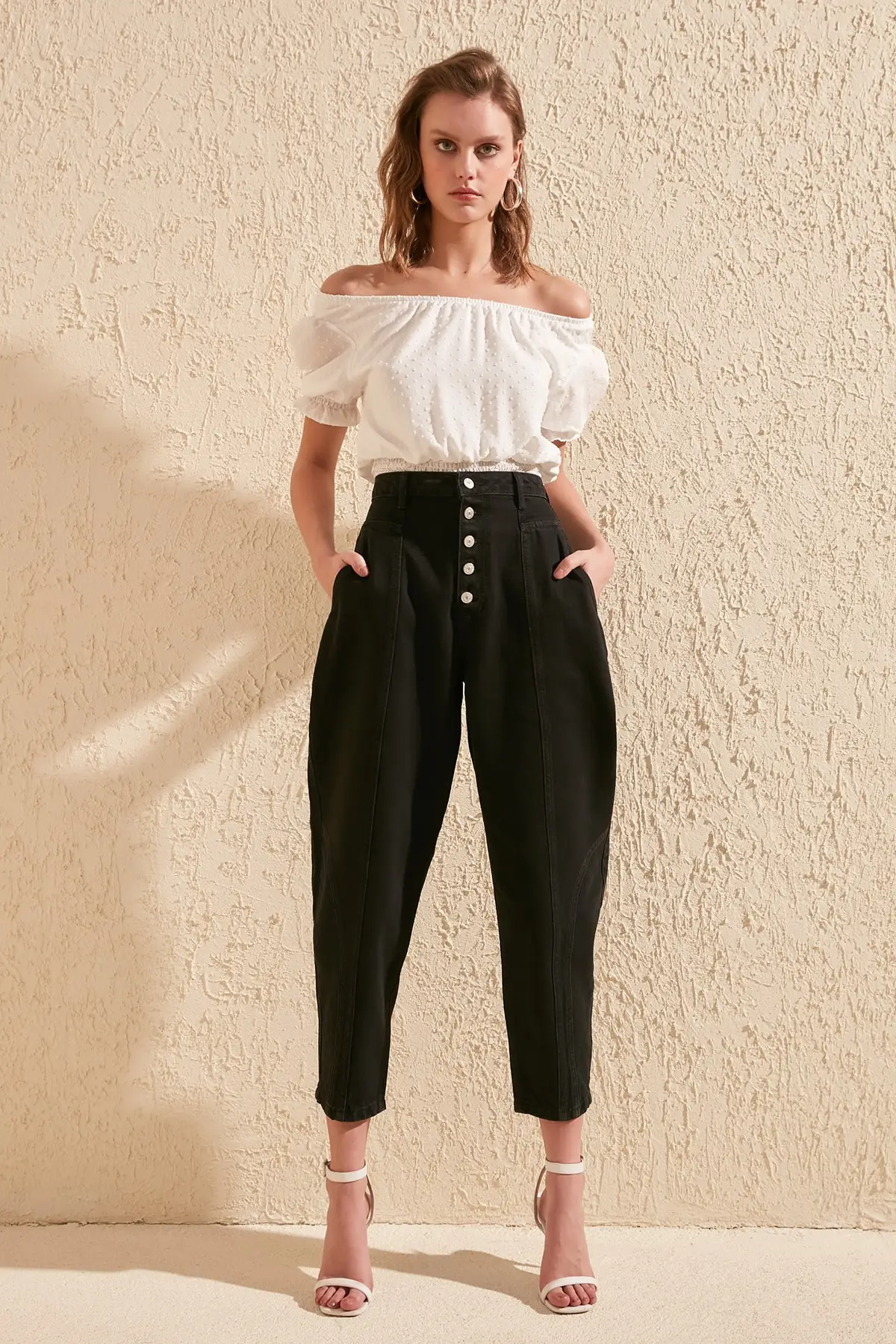 

Trendyol Front Button High Waist Balloon Jeans TWOSS20JE0120
