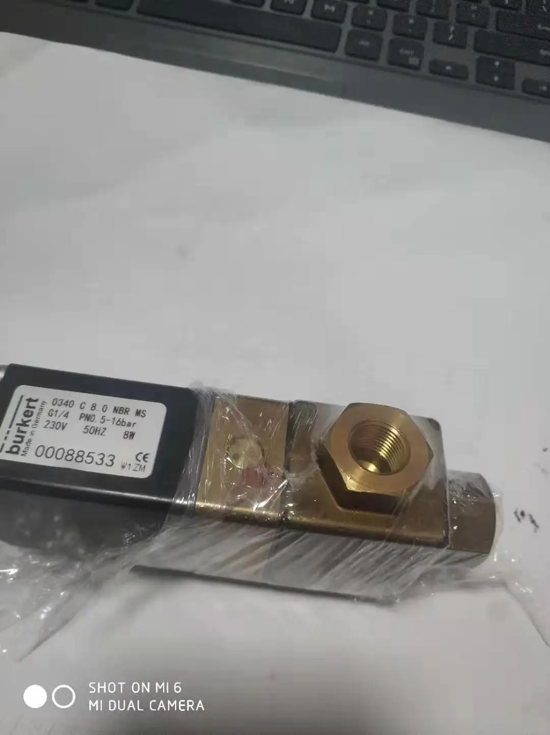 Burkert 0340 C 8,0 бутадиен-нитрильный каучук MS G1/4 0,5-16BAR 230V 50HZ 8W DHL или EMS