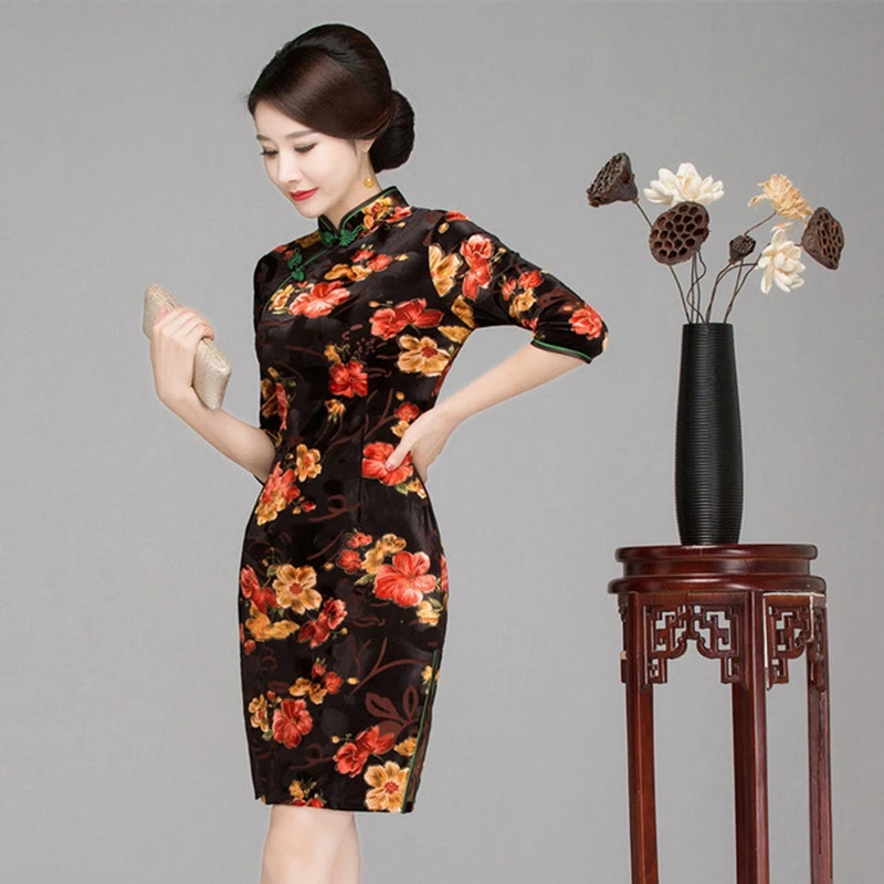 Chinese traditional style Plus size XL Red printing banquet cheongsam new seven-point sleeve long carved velvet short cheongsam