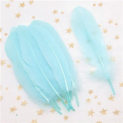light blue 50pcs Перо, твердый полюс, натуральный гусиный Плюм, 14-20 см, 50 шт., перья лебедя, белые шлейфы, сделай сам, украшение для дома, вечерние, свадебные украшения - Цвет: light blue 50pcs