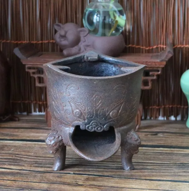 레트로 감성을 불러일으키는 주철 바베큐 그릴 테이블로 야외 식사를 즐기세요 레트로 감성을 불러일으키는 주철 바베큐 그릴 테이블로 야외 식사를 즐기세요