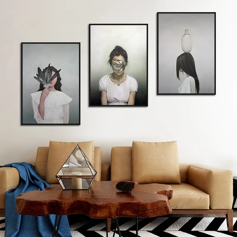 Гостиная диван фон украшение стены перо девушка комбинация арт магазин одежды в