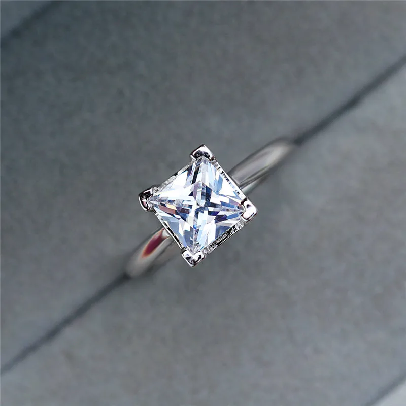 

Simple Ladies Square Diamond Love Ring Classic Rose Gold Color Party Rings For Women Cute Sterling Silver Bride Wedding Ring