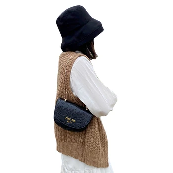 

Women Saddle Bags Ladies Letter Decoration Chain Shoulder Strap Simicircle Shoulder Messenger Bag for Travelling