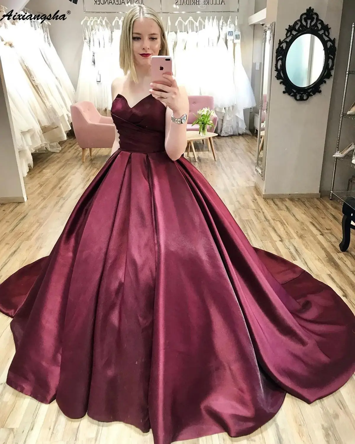 

Burgundy Muslim Evening Dresses 2019 Sweetheart Satin Evening Party Gowns Ball Gown Formal Dress Long Abendkleider