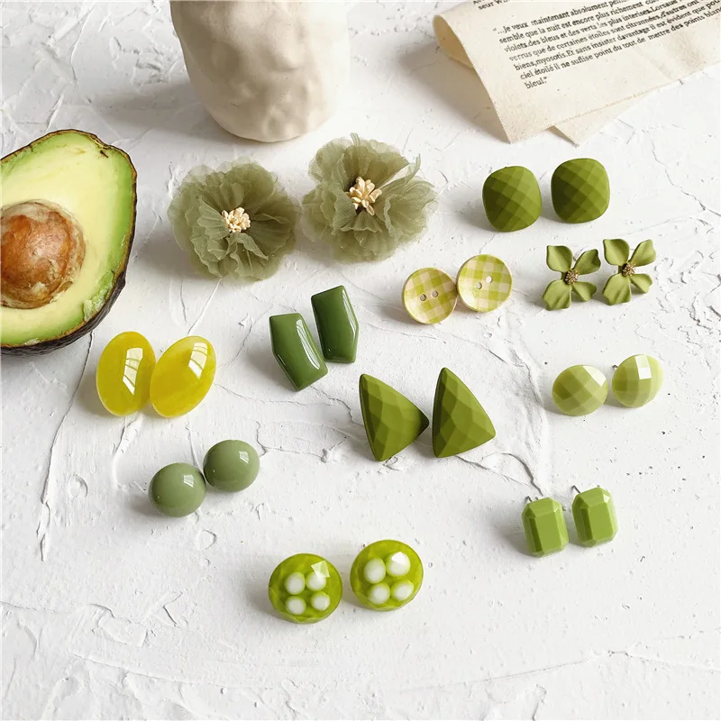 

Japanese And Korean Retro Style Fresh Green Acrylic Ear Pierced Ear Clip For Woman&girls Fashion Jewelry Wholesale