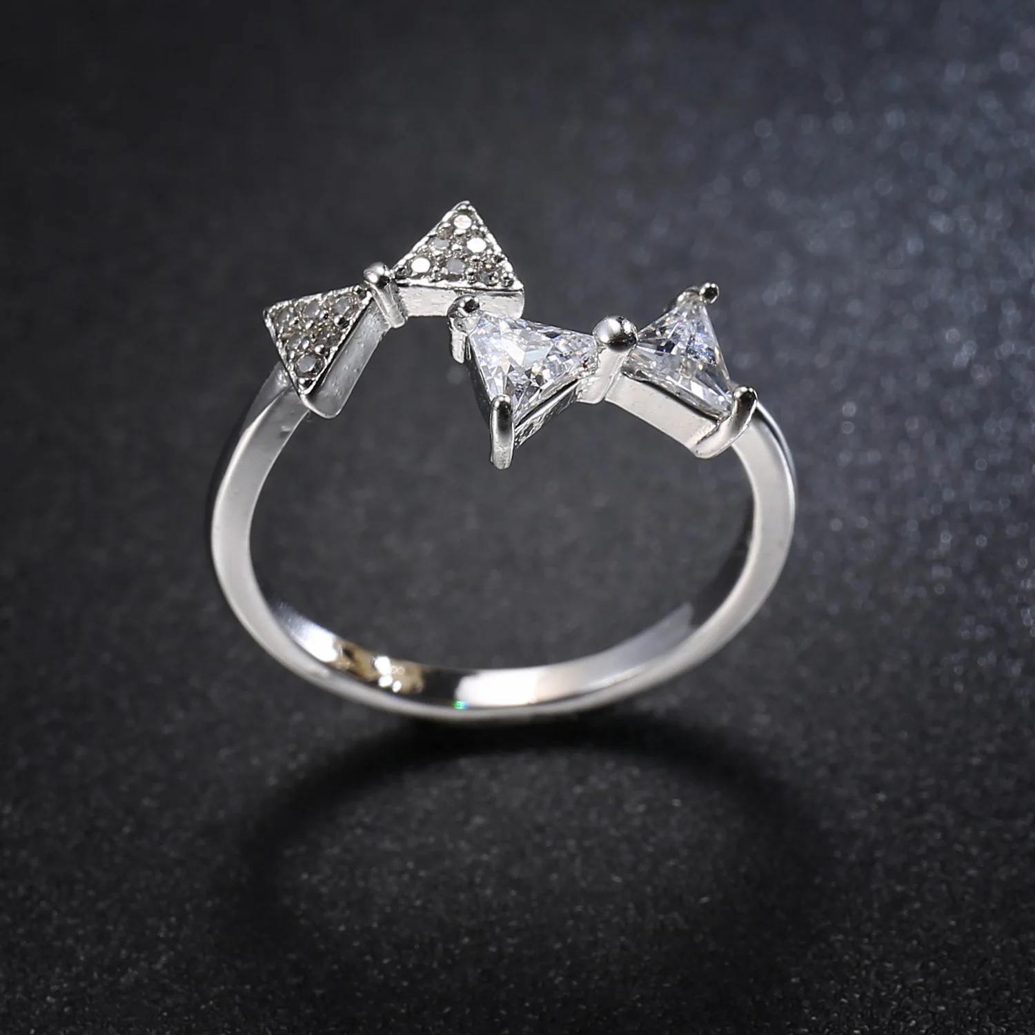 

Women's Rings Zircon Elegant Lady Opening Design Adjustable OL Style Wedding Party Gift 2020 Fashion Statement Ring