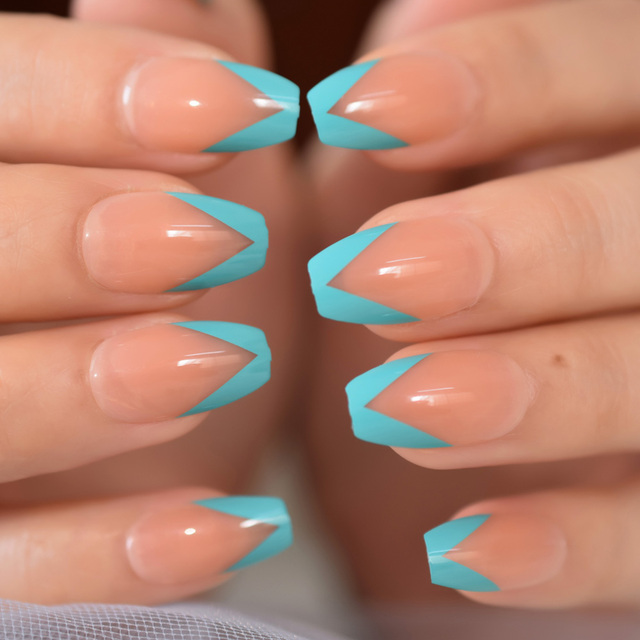 Press On Nails With Designs Nude Blue Rhinestone Fake Artificial Nails Short Coffin Square False Nail Tips Single Crystal