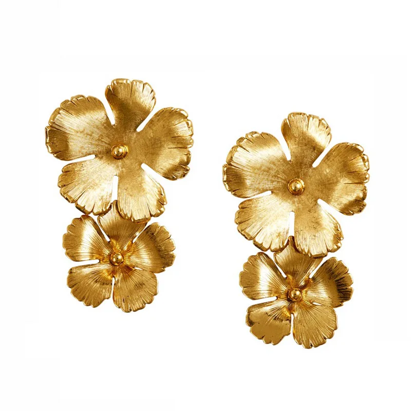 

Flower earrings female double metal wind gift to send girlfriends to send girlfriends