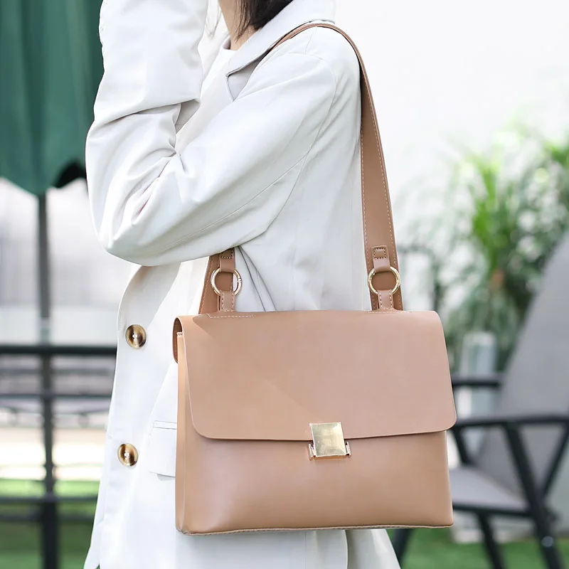 Simple Large Capacity Shoulder Bag Casual Retro Metal Buckle Commuter Soft Leather WOMEN'S |
