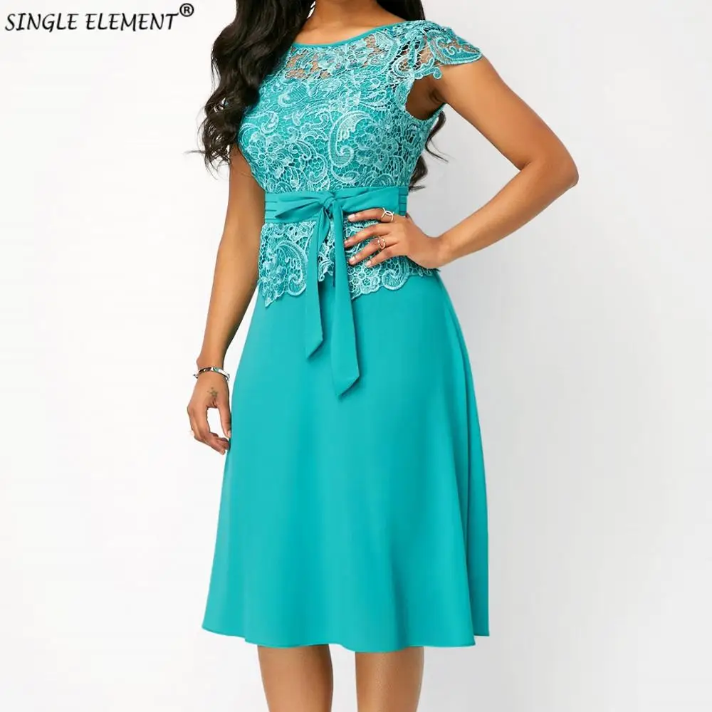 

High Quality Lace Mother of The Bride Dresses Plus Size Short Sleeve Knee Length Formal Party Dresses