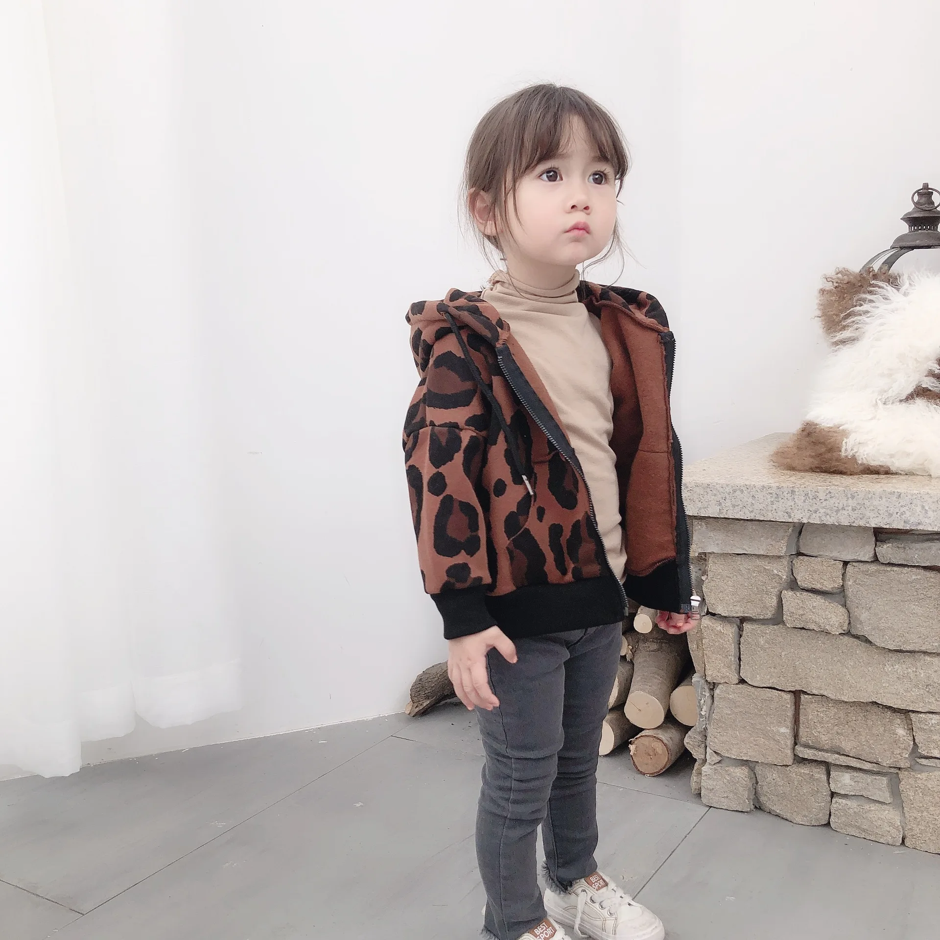 Girls'outerwear пальто, зимняя верхняя одежда с утолщенный мех ягненка для девочек ясельного возраста, куртки и пальто для маленьких девочек Зимняя одежда