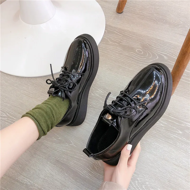 

Black And White with Pattern Small Leather Shoes Women's England 2019 New Style Autumn And Winter Thick Bottomed Platform Shoes