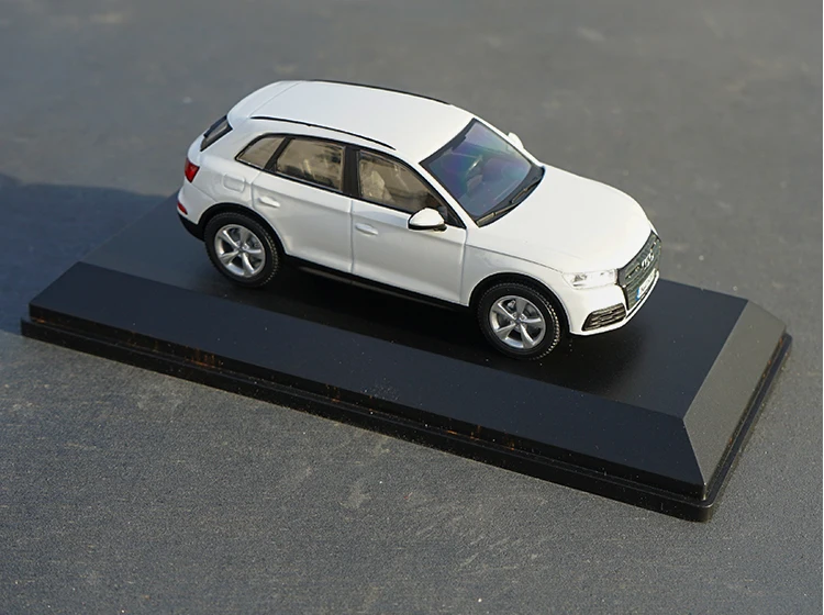 1:43 Q5 AUDI Q5 сплав модель автомобиля статическая Высокая имитационная металлическая модель автомобилей с оригинальной коробкой