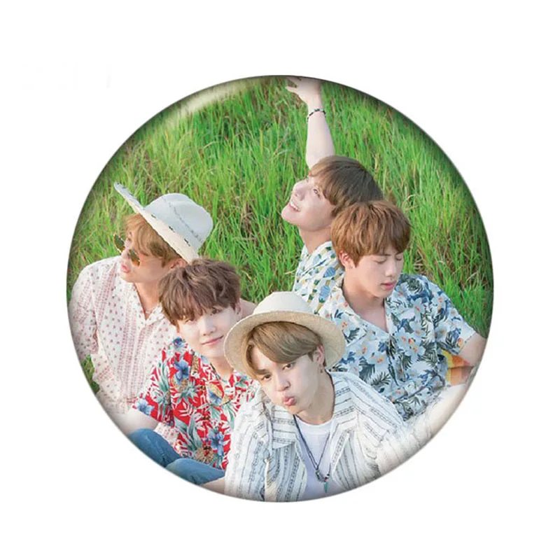 5 см KPOP Bangtan Значки для мальчиков значок красный альбом булавка брошь аксессуары для одежды шляпа украшение для рюкзака - Metal color: 62