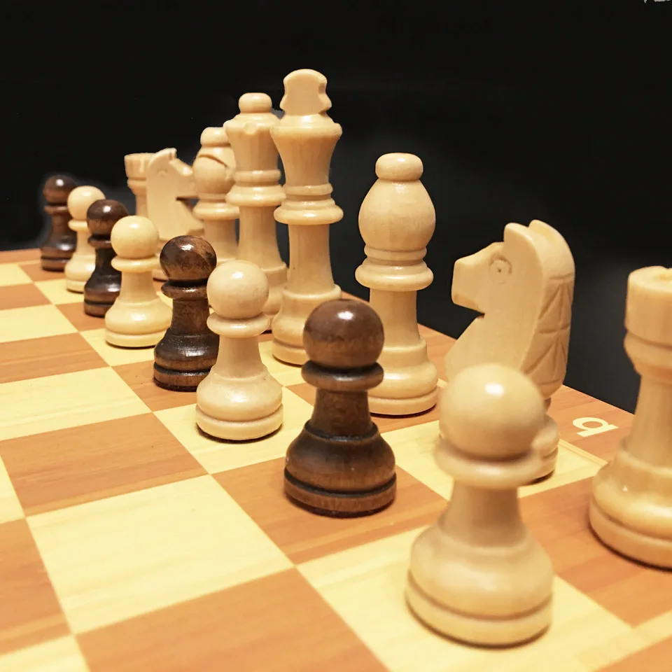 4 Queens Chess Wooden Chess Set International Game Wooden Pieces Foldable Chessboard Gift Toy