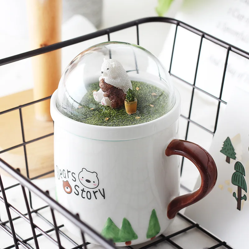 Керамическая кофейная кружка с мультипликационным медведем микро пейзаж