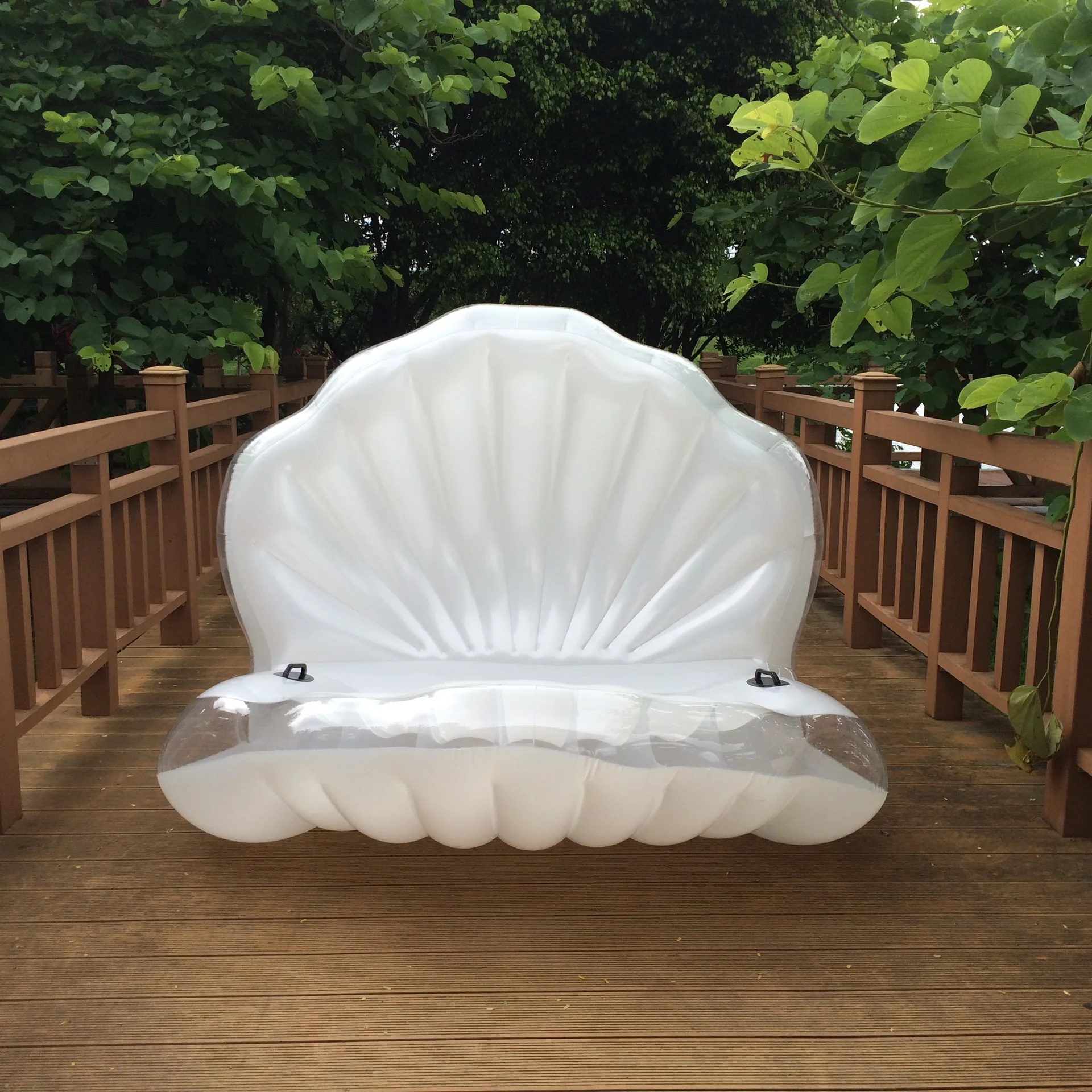 

Factory Currently Available Thick PVC Inflatable Shell Sofa Scallop Sofa Shells Floating Row Scallop Loungers