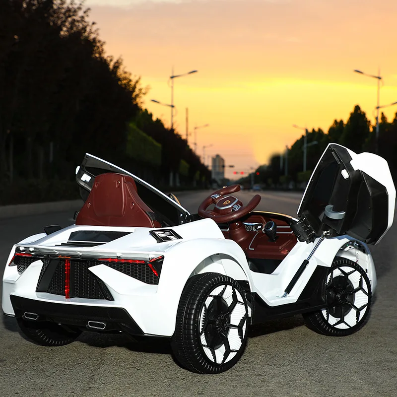 Детский электромобиль С четырехколесным пультом дистанционного управления для мальчиков и девочек Baby Roadster - Цвет: Белый