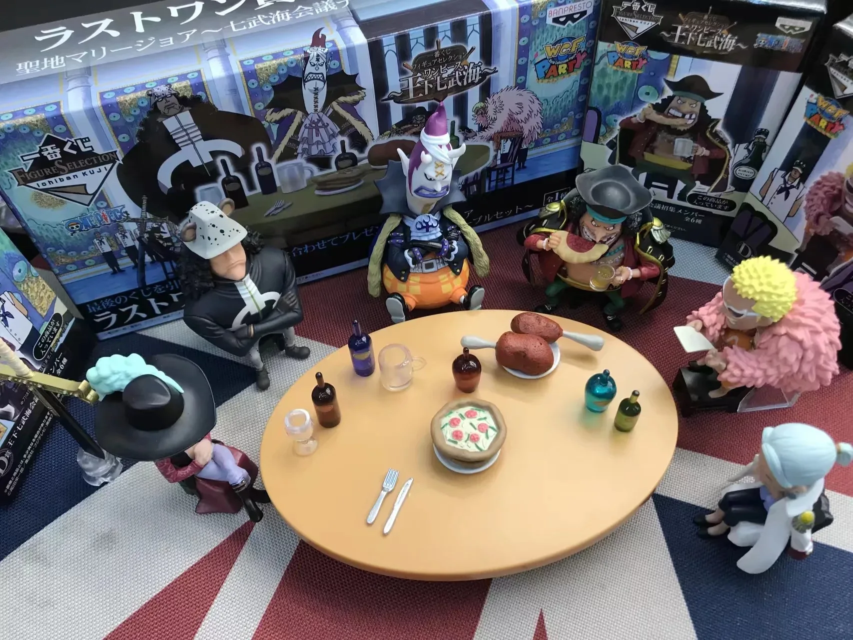 

One Piece/Sea King Seven Wu Hai round Table Conference WCF a Reward D Reward Hawkeye Bear Doll Capsule Toy