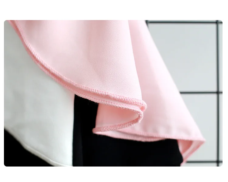 Весенне осеннее платье с вышитым воланом и рисунком единорога для мамы дочки