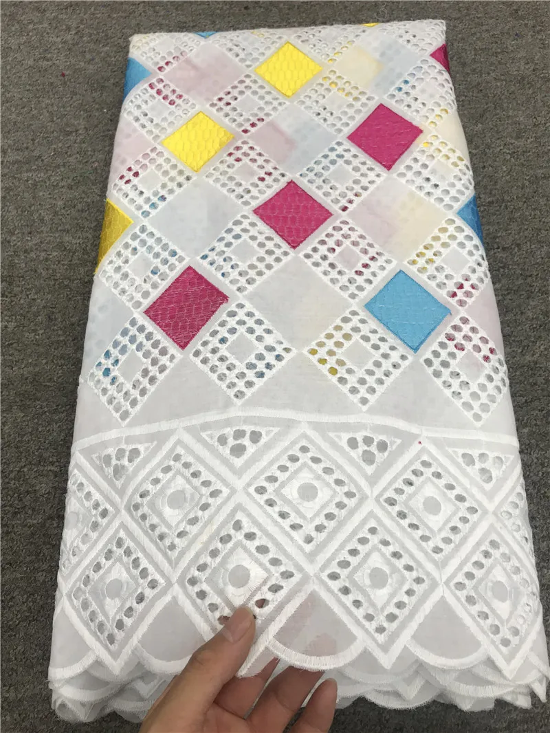 Модное кружевное платье белого цвета в африканском стиле швейцарские кружева с камнями высокое качество хлопчатобумажная кружевная ткань из Дубая 5 ярдов/партия