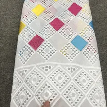 Модное кружевное платье белого цвета в африканском стиле швейцарские кружева с камнями высокое качество хлопчатобумажная кружевная ткань из Дубая 5 ярдов/партия