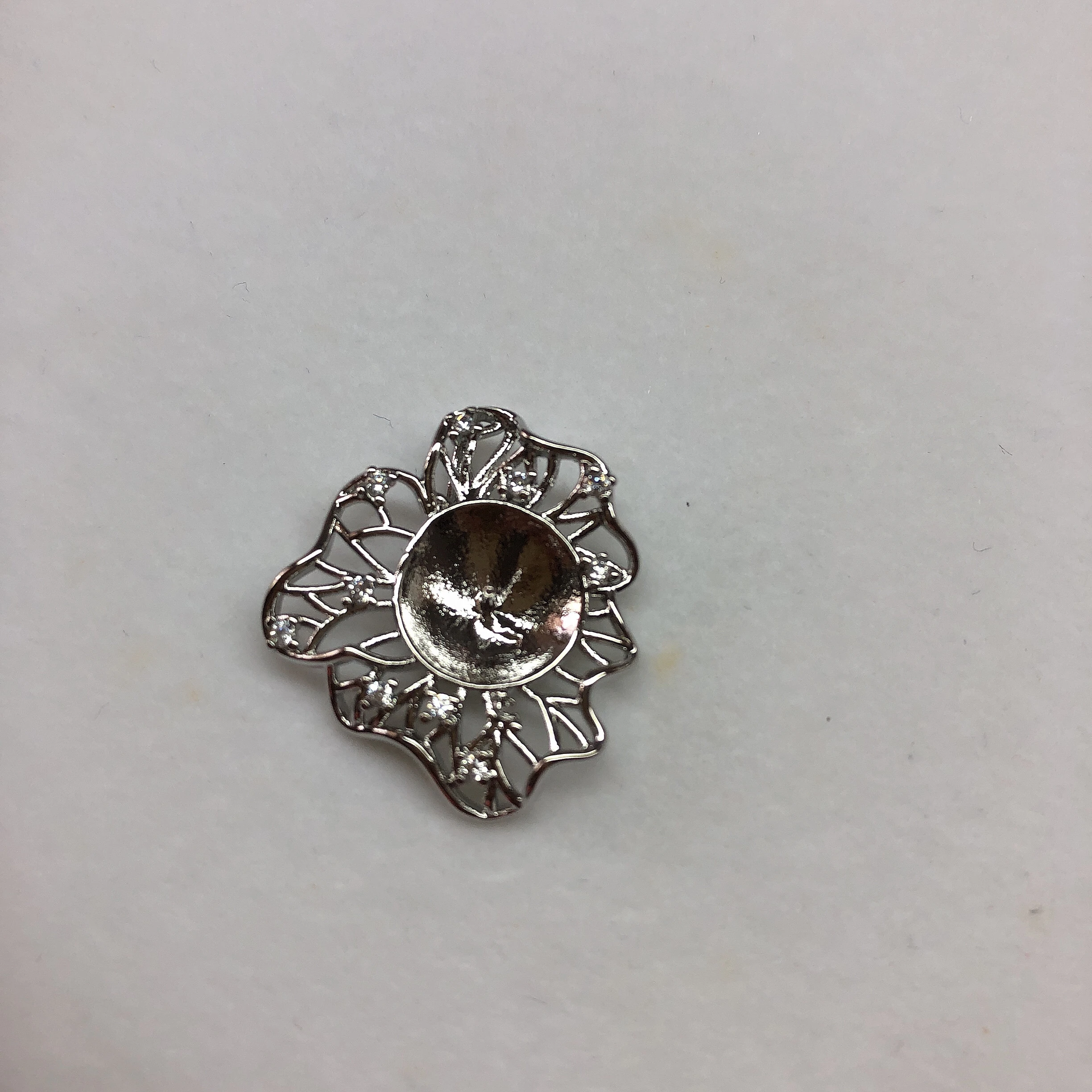 

Очарование основа Подвески крепления ювелирных изделий Настройки аксессуары Запчасти для плоские с одной стороны перламутровые Стразы с украшением в виде кристаллов агатом кораллового цвета нефрита