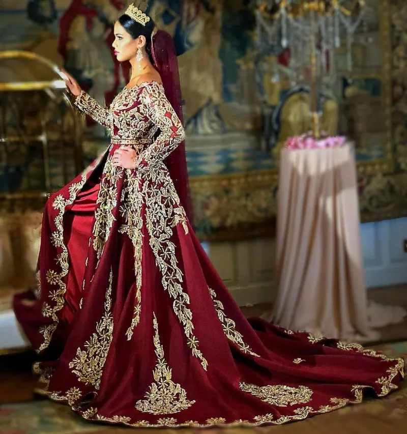 

New Arabic Traditional Burgundy Wedding Dresses Lace Appliqued Long Sleeves Bridal Gowns Robe De Soirée De Mariage