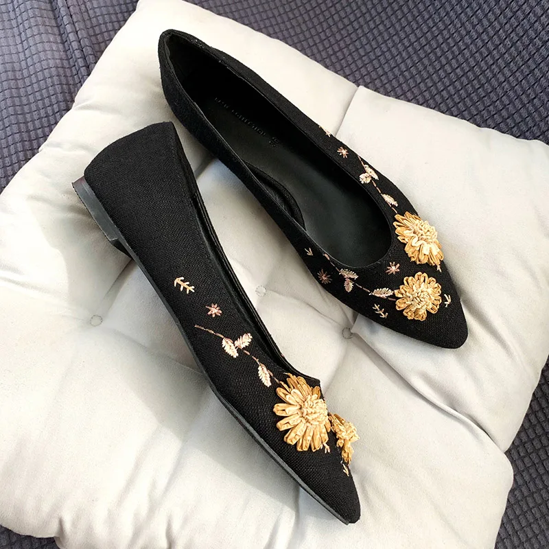 Women pointed Flats Flower Slip On Cotton Fabric Linen Comfortable Women applique Ballerina Flat Shoes Sapato Feminino