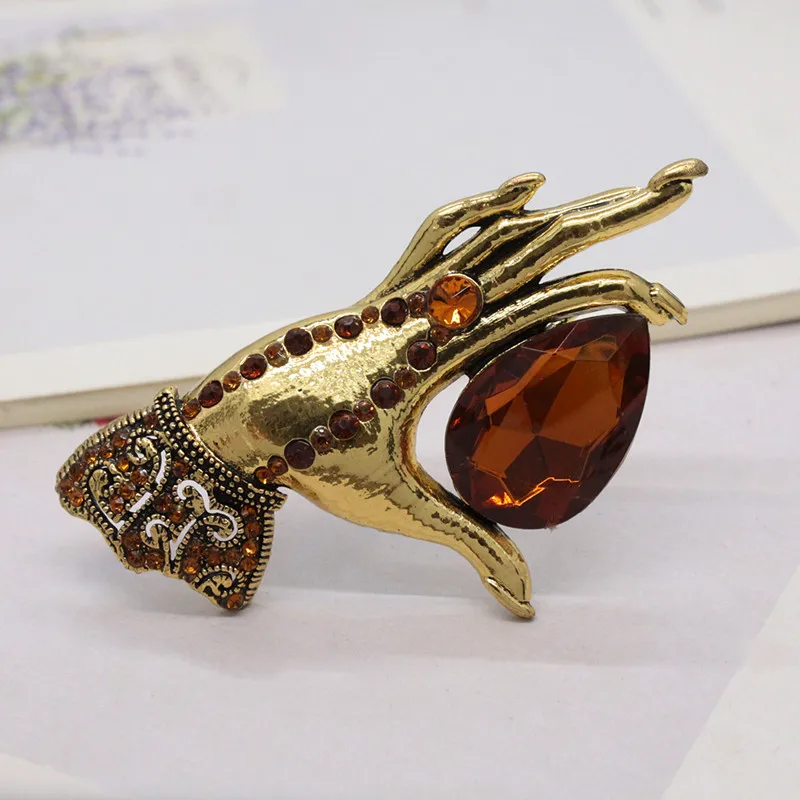 Ajojewel popular Golden palm brooch European and American street shoot Party Accessory