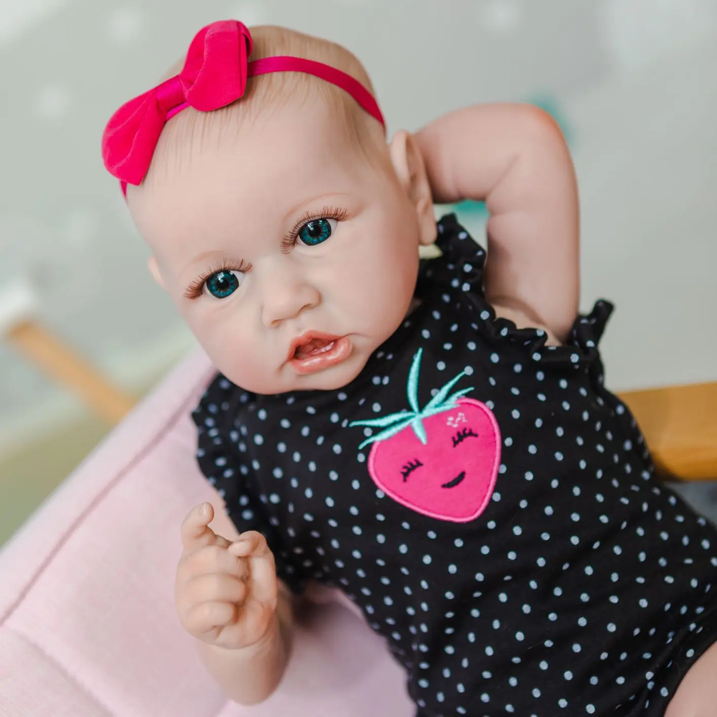 

22inch popular bebe reborn Saskia baby girl toddler doll handmade stuffed / full silicone body collectible doll bath toy