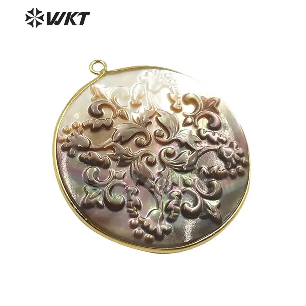 

WT-JP190 Amazing Exclusive Round Flower Carved Shell Pendant Euorope Customer Loved Shell New Symble Carved Reflect Decoration