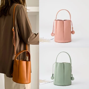 

2020 Autumn And Summer Hot Section Cute Shoulder Bag Portable Handbag Bucket-shaped Ladies Women Crossbody Bag With Hair Ball