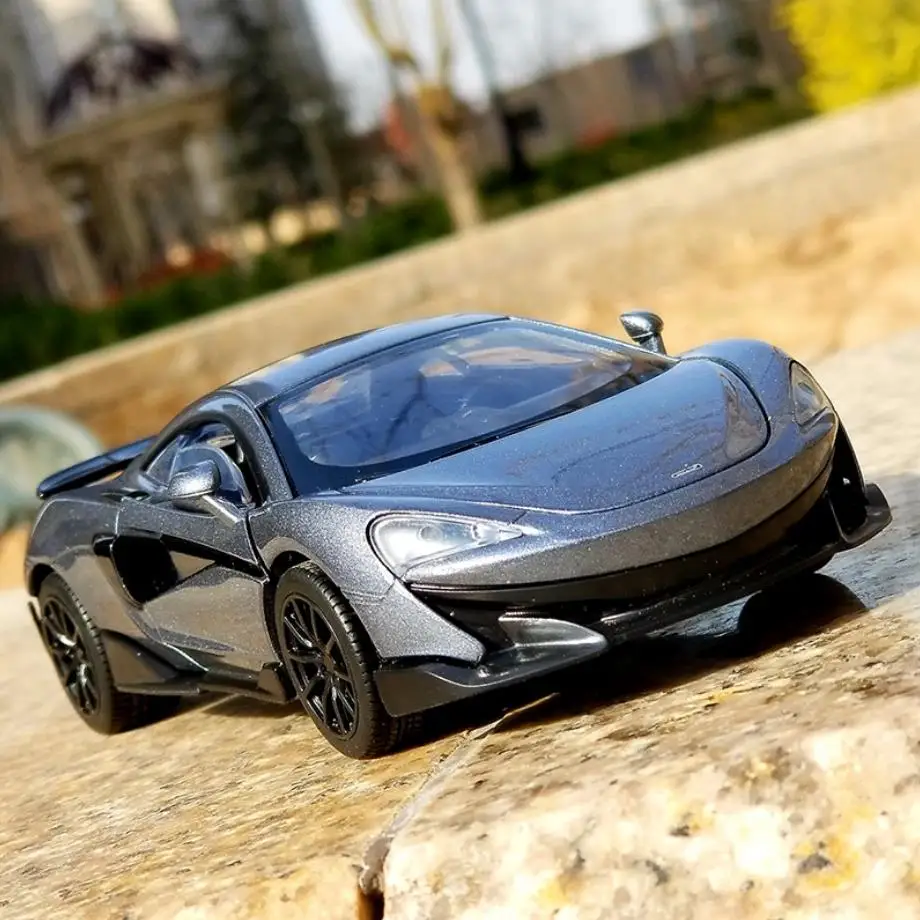 Hot 1:32 scale wheels Mclaren 600Lt super sport car metal model with light and sound diecast pull back vehicle toys collection lp770 1 32 alloy diecast model vehicles car sound light pull back super racing car toy miniature scale car model toys children