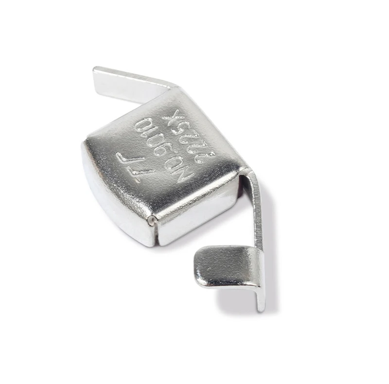 Оверлочная прижимная лапка в рулоне серебристый металлический бытовой плоский