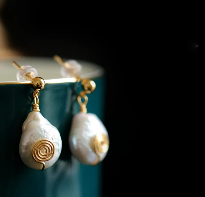 

CSxjd Natural Shaped Pearl Simple Earrings Small and delicate earrings Female temperament earrings