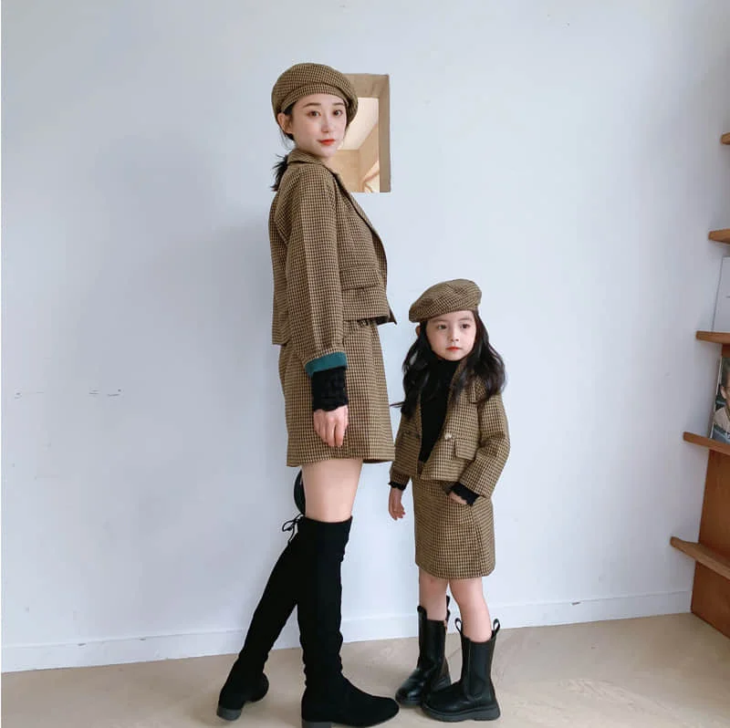 

Small suit skirt hat suit all-match 2020 new autumn popular Korean version of the plaid three-piece women's clothing