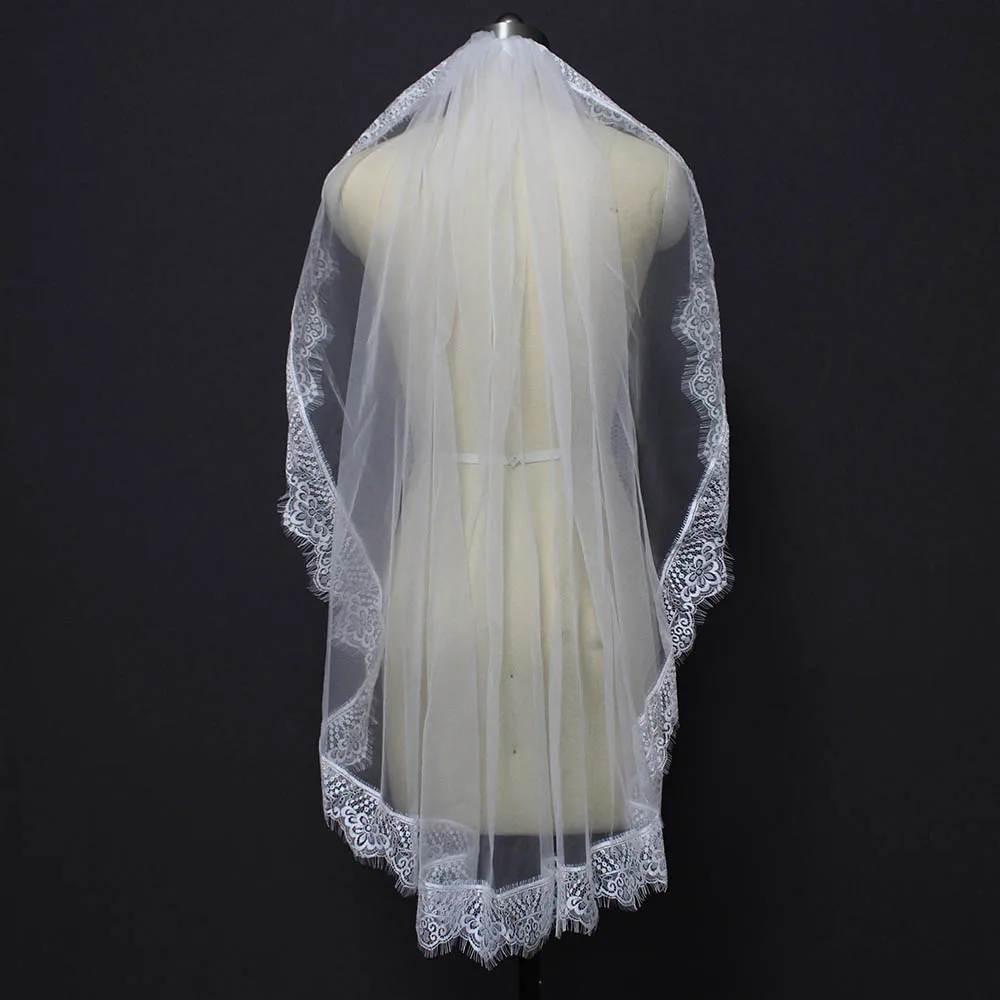 Beautiful Eyelash Lace Short Wedding Veil Soft Bridal Veil with Comb One Layer White Ivory Veil Voile Mariage