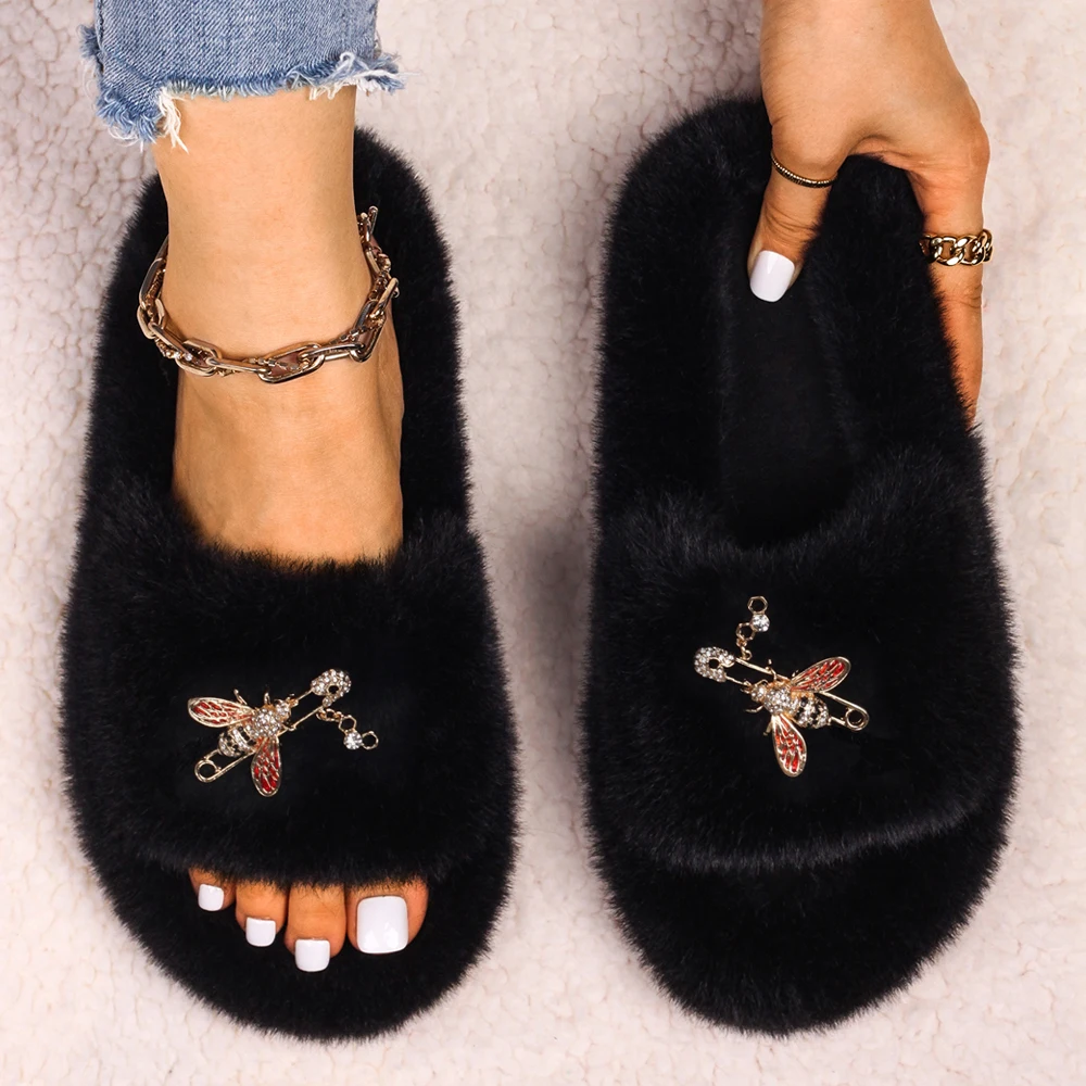 Faux Fur Slides Furry Slippers Crystal Insect Pin Fluffy Flip Flops Luxury Designer Winter Sandals Cozy Slippers Female Shoes